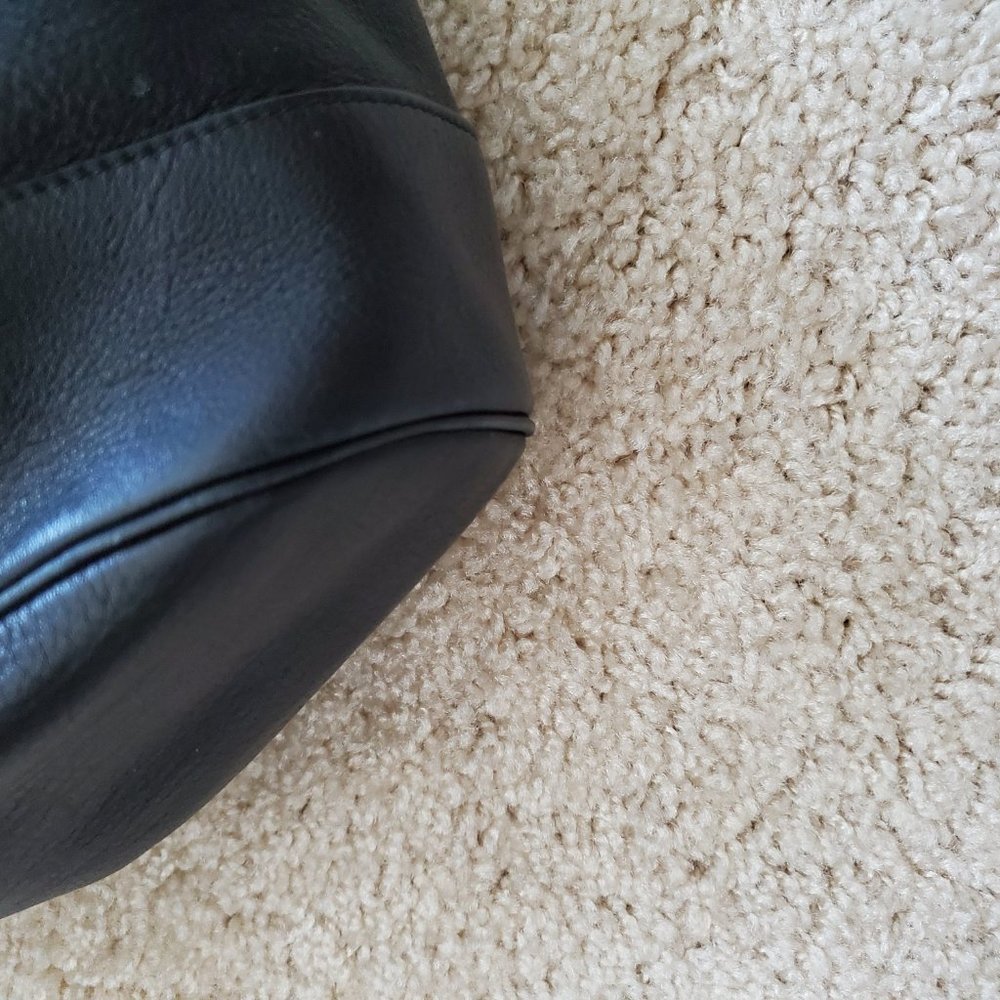 Black Leather Tortoise Vintage Gucci Handbag - Picture 7 of 11